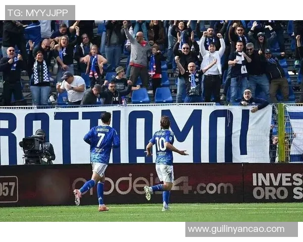 西甲激战曼联逆转皇马争议判罚引发全场热议与狂欢