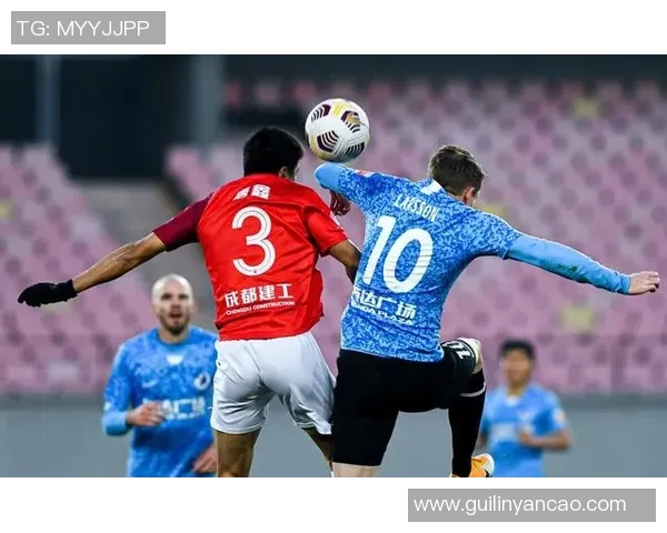 中超激战里昂逆转波尔图红牌事件引发全场热议与转会猜测