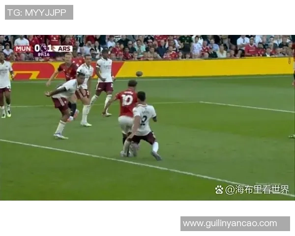 友谊赛精彩对决那不勒斯险胜阿森纳帽子戏法引发争议判罚