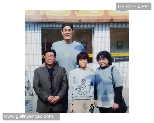 蒙古巨人姚明的传奇篮球之路与文化影响力探讨