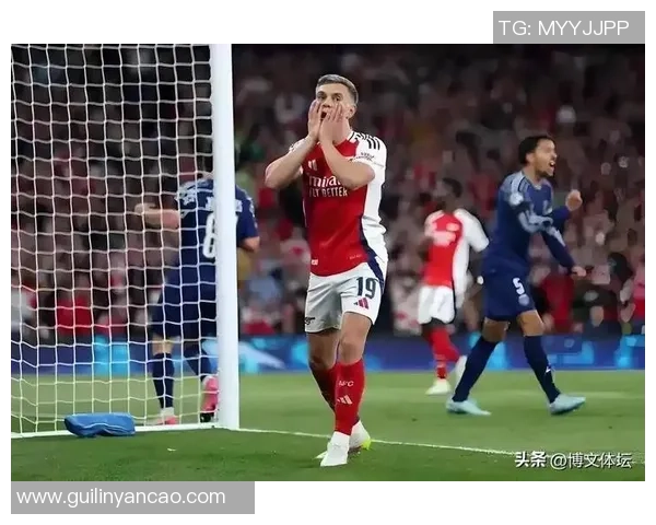 欧冠激战阿森纳与拜仁互交白卷全场气氛紧张引发热议