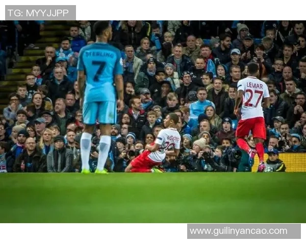 欧联杯精彩对决尤文图斯凭借帽子戏法战胜曼城全场沸腾