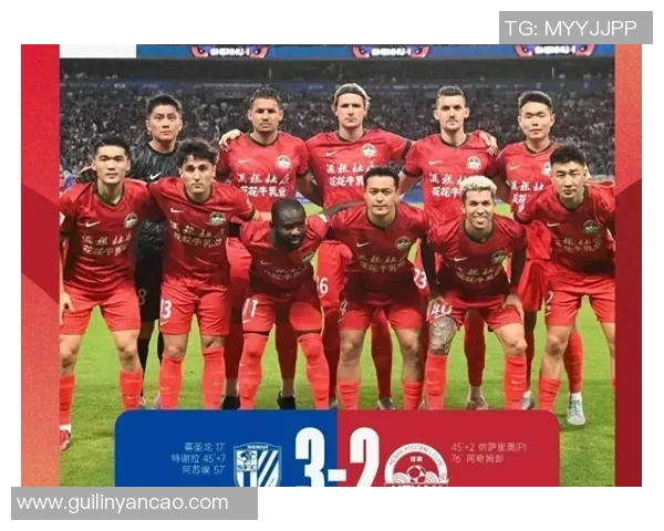 国王杯激战：拜仁狂胜曼联五球争议判罚引发全场热议