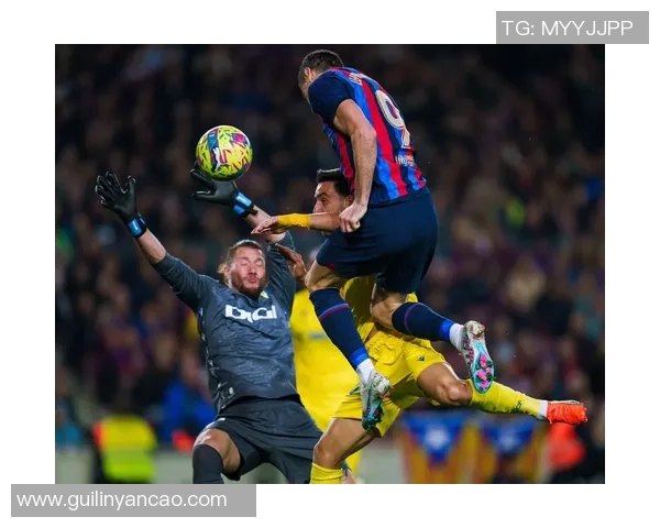 西甲激战巴萨逆转巴黎圣日耳曼神扑瞬间点燃全场激情